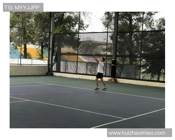 成都网球队中路突破的秘密与技术解析深度剖析网球战术与训练方法 成都网球队中路突破的秘密与技术解析深度剖析网球战术与训练方法